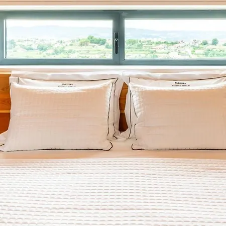 Outeyro Retreat 홀리데이파크 *